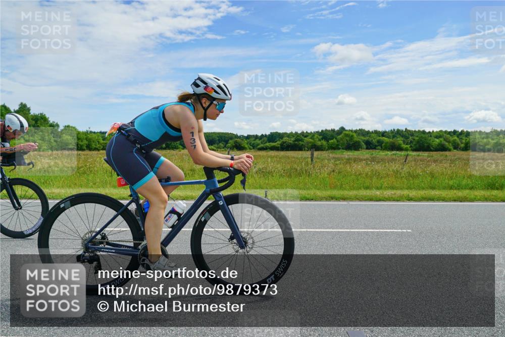 21.06.2026 - Viking Triathlon Michael Burmester http://msf.ph/oto/9879373 21.06.2026 12:30:37 Radfahren 99, 104, 109, 137, 145, 180, 255, 286, 359, 376, 422, 500 meine-sportfotos.de