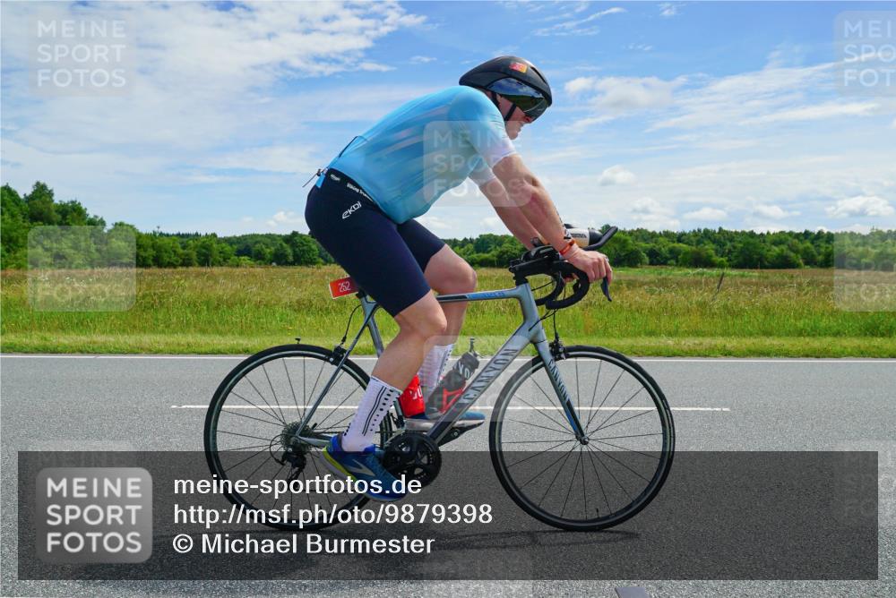21.06.2026 - Viking Triathlon Michael Burmester http://msf.ph/oto/9879398 21.06.2026 12:30:56 Radfahren 34, 45, 111, 113, 125, 188, 199, 241, 252, 327, 340, 383, 445, 485, 553, 567, 578, 663 meine-sportfotos.de