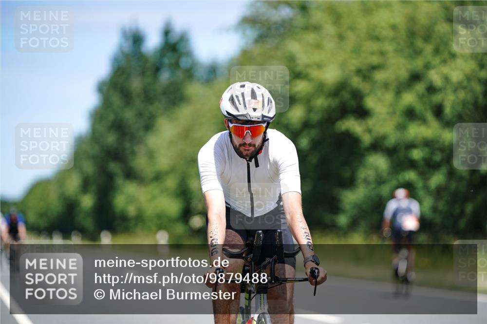 21.06.2026 - Viking Triathlon Michael Burmester http://msf.ph/oto/9879488 21.06.2026 13:14:56 Radfahren 105, 251, 366 meine-sportfotos.de