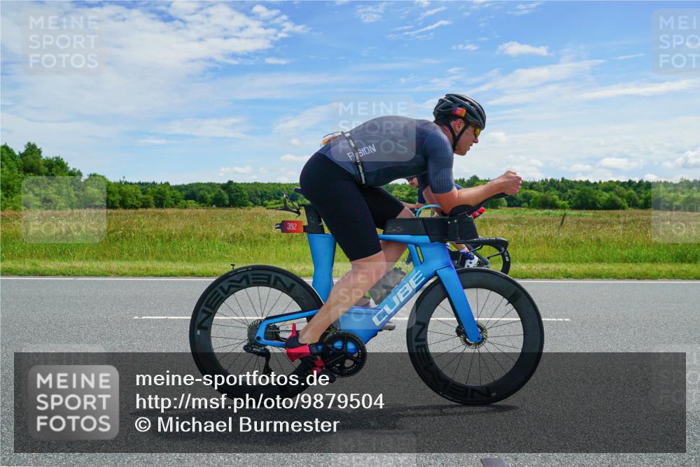 21.06.2026 - Viking Triathlon Michael Burmester http://msf.ph/oto/9879504 21.06.2026 12:32:52 Radfahren 93, 97, 114, 116, 247, 265, 289, 301, 447, 450, 454, 579, 626, 659 meine-sportfotos.de