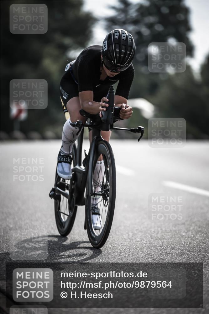 21.06.2026 - 29. Vierlanden-Triathlon H.Heesch http://msf.ph/oto/9879564 21.06.2026 09:12:02 Radfahren 241, 261 meine-sportfotos.de
