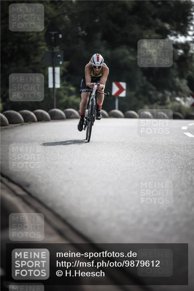 21.06.2026 - 29. Vierlanden-Triathlon H.Heesch http://msf.ph/oto/9879612 21.06.2026 09:12:06 Radfahren 241 meine-sportfotos.de