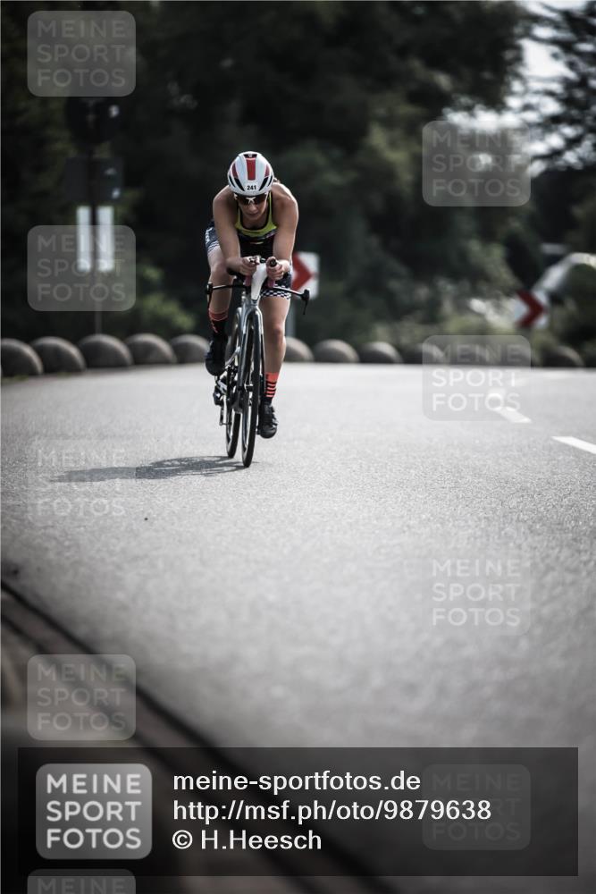 21.06.2026 - 29. Vierlanden-Triathlon H.Heesch http://msf.ph/oto/9879638 21.06.2026 09:12:07 Radfahren 241 meine-sportfotos.de