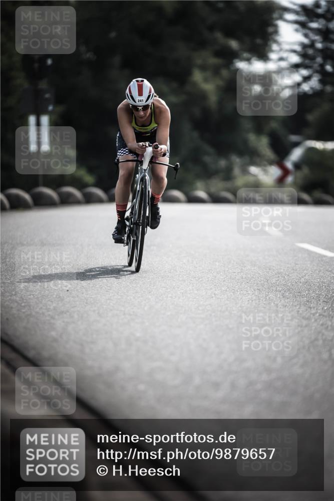 21.06.2026 - 29. Vierlanden-Triathlon H.Heesch http://msf.ph/oto/9879657 21.06.2026 09:12:07 Radfahren 241 meine-sportfotos.de