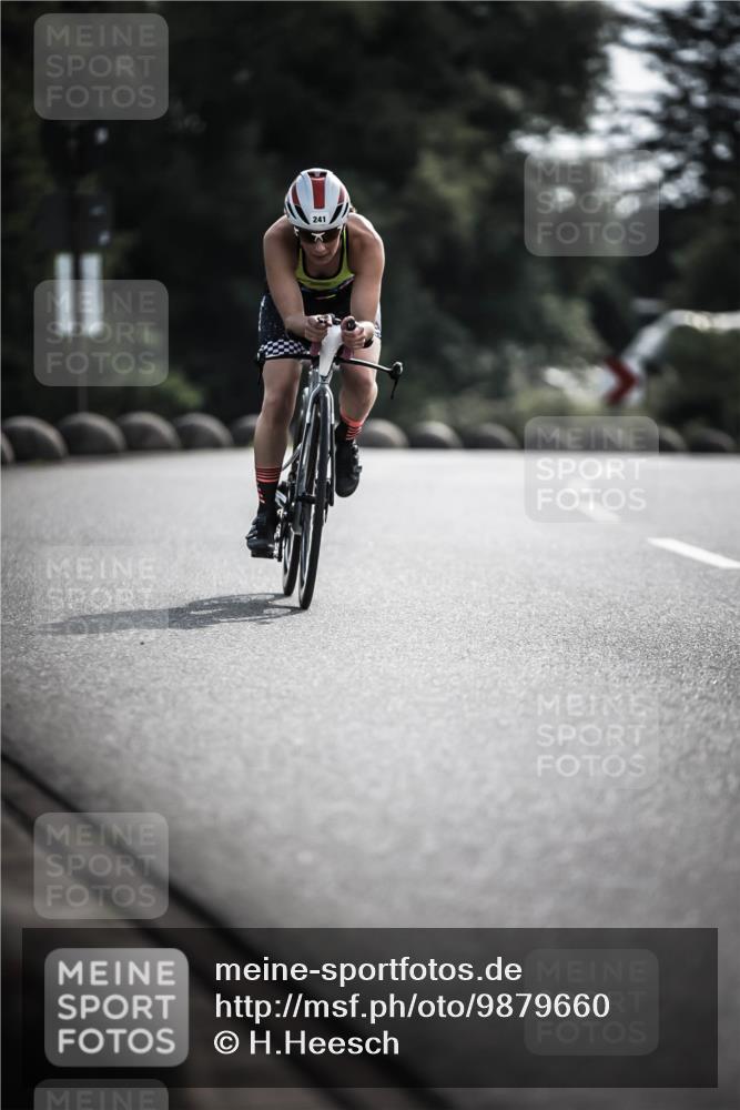 21.06.2026 - 29. Vierlanden-Triathlon H.Heesch http://msf.ph/oto/9879660 21.06.2026 09:12:07 Radfahren 241 meine-sportfotos.de