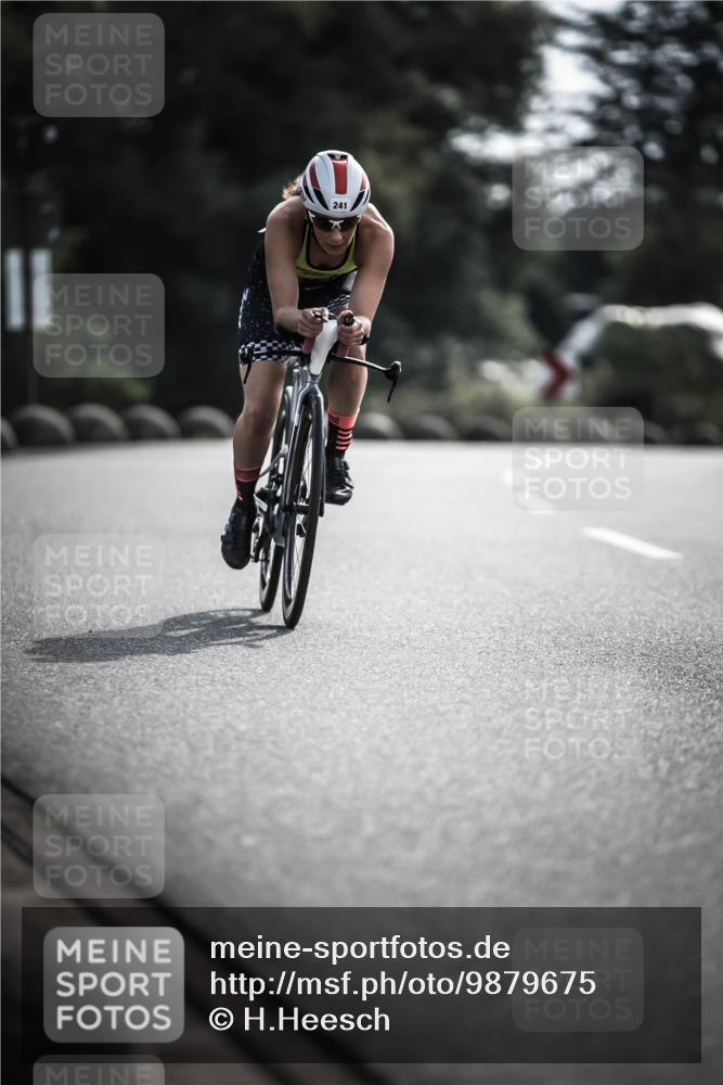 21.06.2026 - 29. Vierlanden-Triathlon H.Heesch http://msf.ph/oto/9879675 21.06.2026 09:12:07 Radfahren 241 meine-sportfotos.de