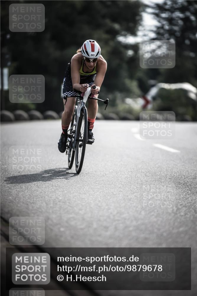 21.06.2026 - 29. Vierlanden-Triathlon H.Heesch http://msf.ph/oto/9879678 21.06.2026 09:12:07 Radfahren 241 meine-sportfotos.de