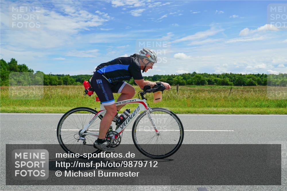 21.06.2026 - Viking Triathlon Michael Burmester http://msf.ph/oto/9879712 21.06.2026 12:35:32 Radfahren 153, 153, 195, 245, 335, 377, 511, 521 meine-sportfotos.de