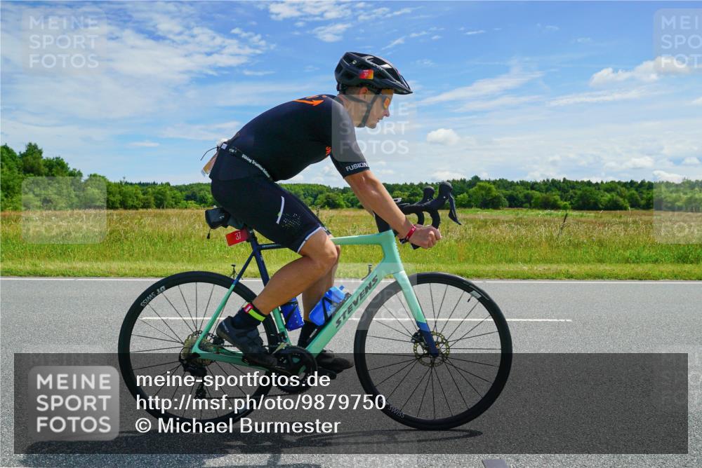 21.06.2026 - Viking Triathlon Michael Burmester http://msf.ph/oto/9879750 21.06.2026 12:35:50 Radfahren 14, 37, 37, 153, 449, 486, 562 meine-sportfotos.de