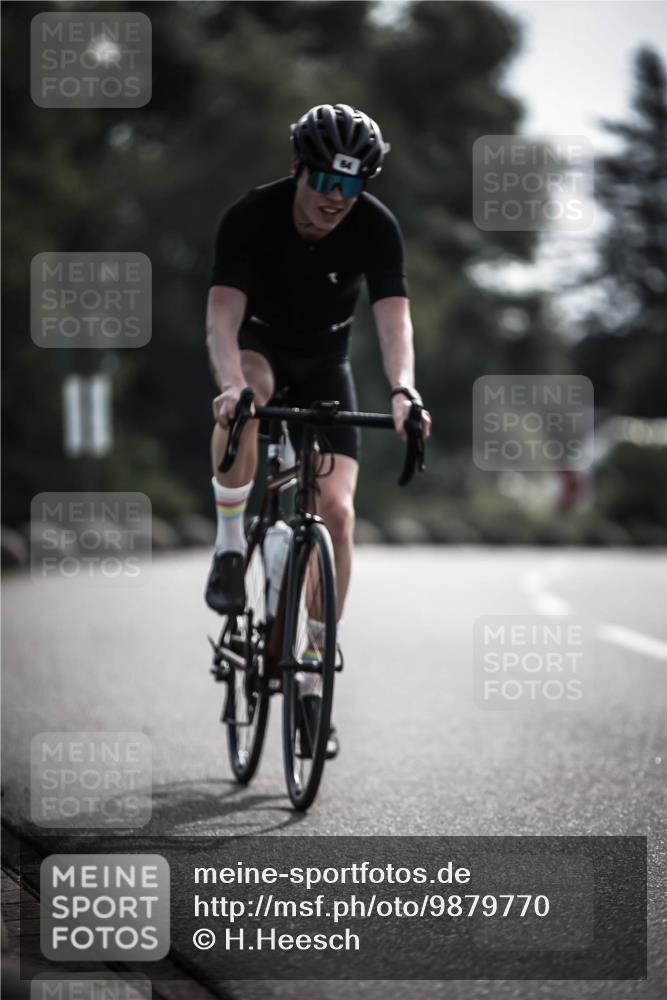 21.06.2026 - 29. Vierlanden-Triathlon H.Heesch http://msf.ph/oto/9879770 21.06.2026 09:12:17 Radfahren 32, 64, 116 meine-sportfotos.de