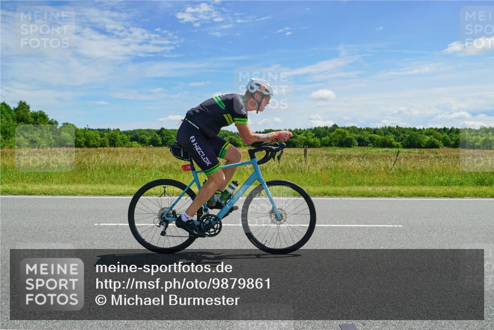21.06.2026 - Viking Triathlon Michael Burmester http://msf.ph/oto/9879861 21.06.2026 12:37:38 Radfahren 229, 244, 244, 298, 300, 409, 448, 471, 519, 520 meine-sportfotos.de