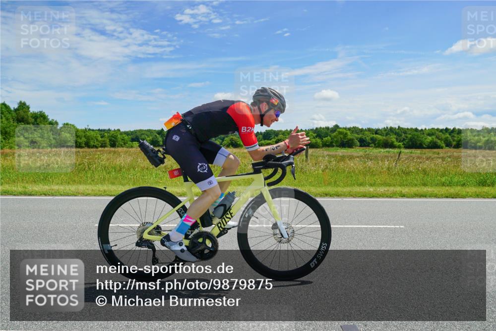 21.06.2026 - Viking Triathlon Michael Burmester http://msf.ph/oto/9879875 21.06.2026 12:37:56 Radfahren 138, 185, 244, 378, 413, 506, 520, 550, 557 meine-sportfotos.de