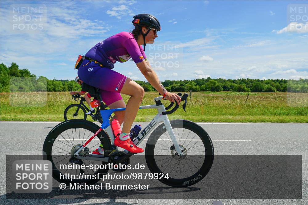 21.06.2026 - Viking Triathlon Michael Burmester http://msf.ph/oto/9879924 21.06.2026 12:38:28 Radfahren 123, 123, 203, 221, 415, 416, 461, 551, 651 meine-sportfotos.de
