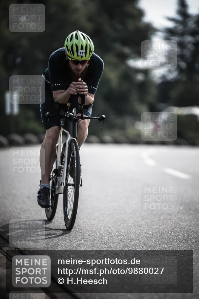 21.06.2026 - 29. Vierlanden-Triathlon H.Heesch http://msf.ph/oto/9880027 21.06.2026 09:12:35 Radfahren 23, 57, 111, 290 meine-sportfotos.de