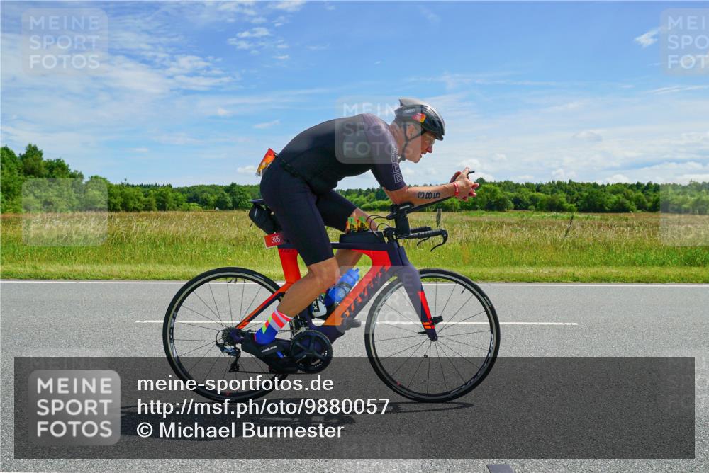 21.06.2026 - Viking Triathlon Michael Burmester http://msf.ph/oto/9880057 21.06.2026 12:40:35 Radfahren 143, 213, 334, 345, 385, 394, 433, 515, 536 meine-sportfotos.de