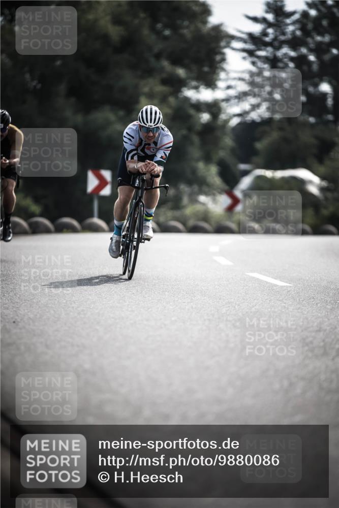 21.06.2026 - 29. Vierlanden-Triathlon H.Heesch http://msf.ph/oto/9880086 21.06.2026 09:12:43 Radfahren 13, 15, 45, 132, 290 meine-sportfotos.de