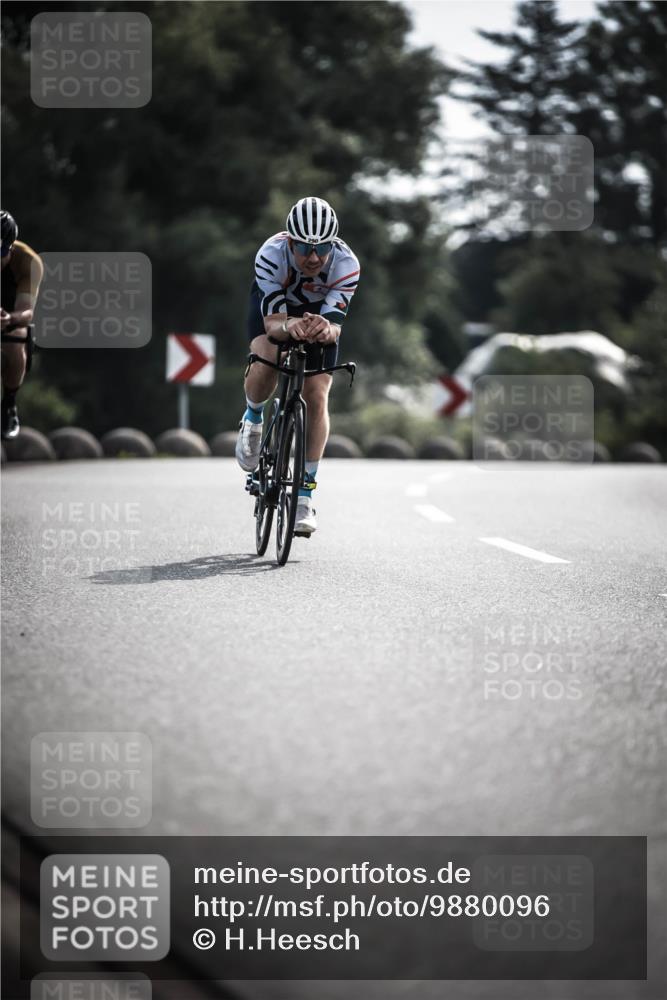 21.06.2026 - 29. Vierlanden-Triathlon H.Heesch http://msf.ph/oto/9880096 21.06.2026 09:12:43 Radfahren 13, 15, 45, 132, 290 meine-sportfotos.de