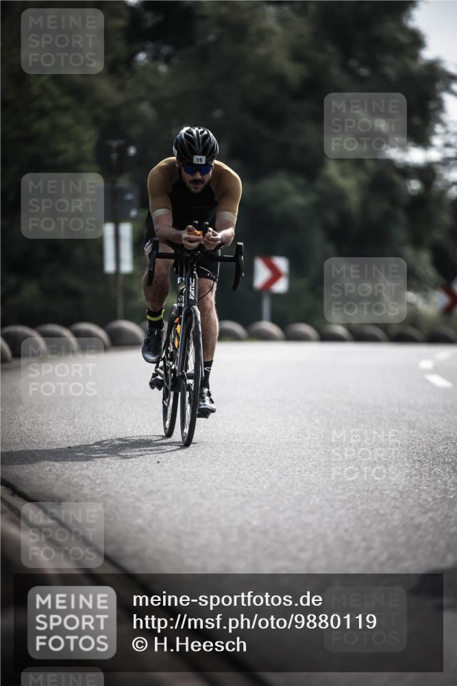 21.06.2026 - 29. Vierlanden-Triathlon H.Heesch http://msf.ph/oto/9880119 21.06.2026 09:12:44 Radfahren 13, 15, 45, 132, 290 meine-sportfotos.de