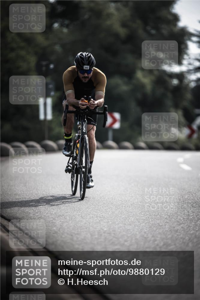 21.06.2026 - 29. Vierlanden-Triathlon H.Heesch http://msf.ph/oto/9880129 21.06.2026 09:12:44 Radfahren 13, 15, 45, 132, 290 meine-sportfotos.de