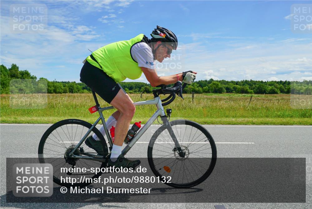 21.06.2026 - Viking Triathlon Michael Burmester http://msf.ph/oto/9880132 21.06.2026 12:41:10 Radfahren 40, 43, 192, 332, 425, 469, 491, 498, 566, 656 meine-sportfotos.de
