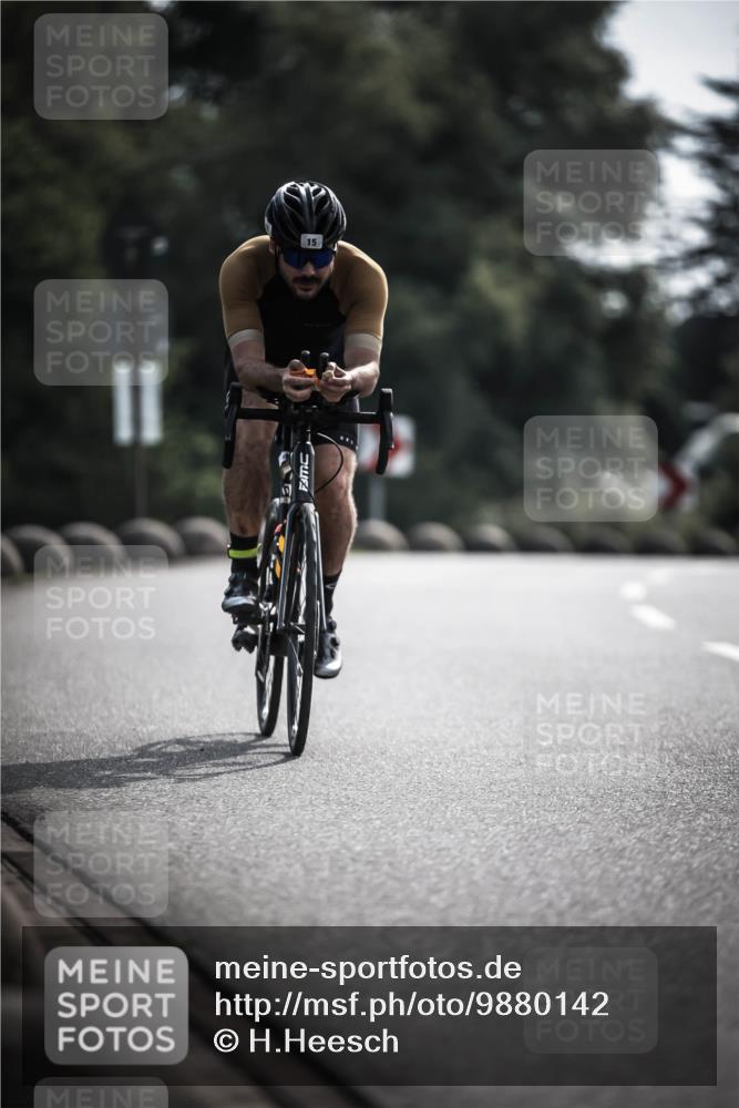 21.06.2026 - 29. Vierlanden-Triathlon H.Heesch http://msf.ph/oto/9880142 21.06.2026 09:12:44 Radfahren 13, 15, 45, 132, 290 meine-sportfotos.de