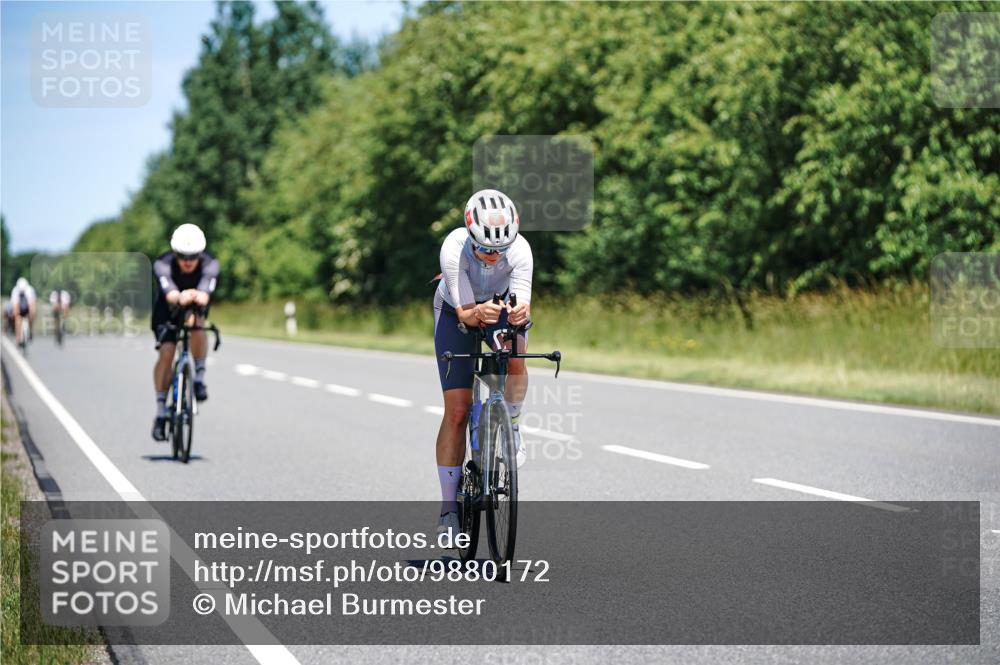 21.06.2026 - Viking Triathlon Michael Burmester http://msf.ph/oto/9880172 21.06.2026 13:18:52 Radfahren 39, 305, 344, 463 meine-sportfotos.de