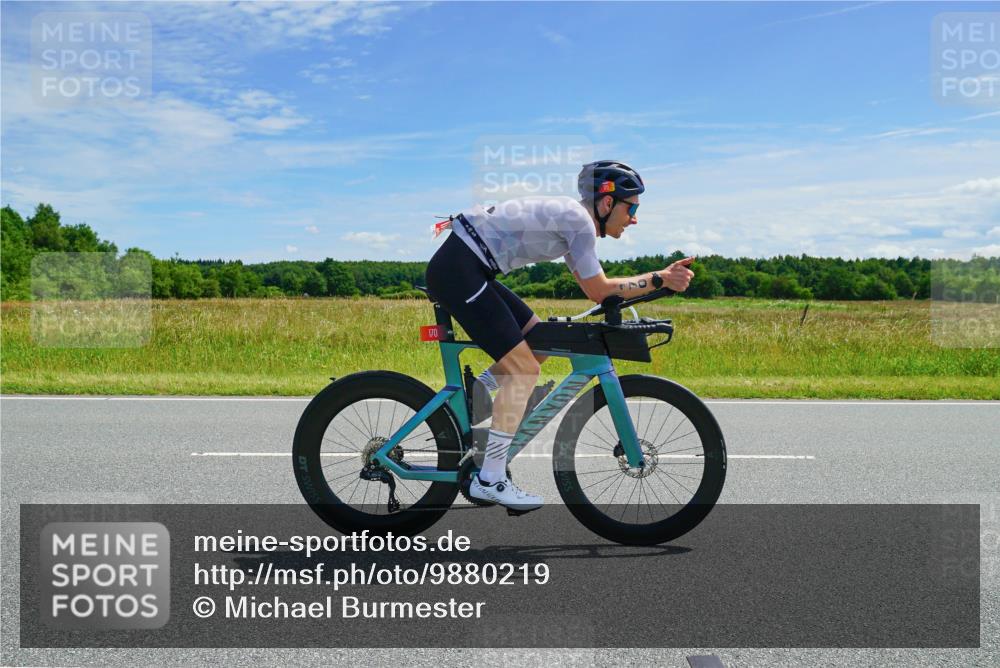 21.06.2026 - Viking Triathlon Michael Burmester http://msf.ph/oto/9880219 21.06.2026 12:42:37 Radfahren 61, 92, 134, 144, 158, 170, 222, 262, 318, 324, 577, 632 meine-sportfotos.de