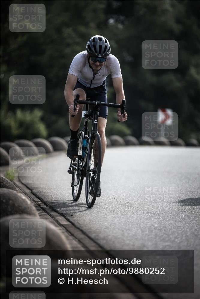 21.06.2026 - 29. Vierlanden-Triathlon H.Heesch http://msf.ph/oto/9880252 21.06.2026 09:12:56 Radfahren 20, 129, 137, 216 meine-sportfotos.de
