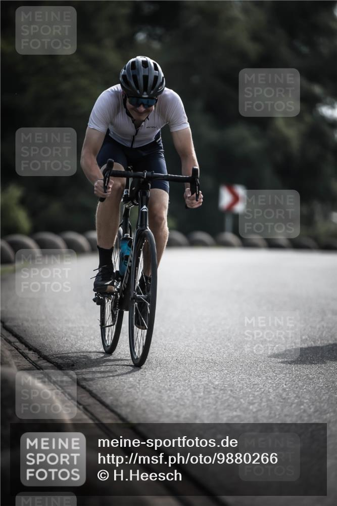21.06.2026 - 29. Vierlanden-Triathlon H.Heesch http://msf.ph/oto/9880266 21.06.2026 09:12:56 Radfahren 20, 129, 137, 216 meine-sportfotos.de