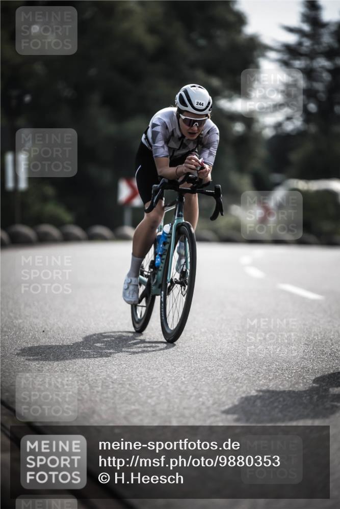 21.06.2026 - 29. Vierlanden-Triathlon H.Heesch http://msf.ph/oto/9880353 21.06.2026 09:13:05 Radfahren 21, 207, 216, 244 meine-sportfotos.de