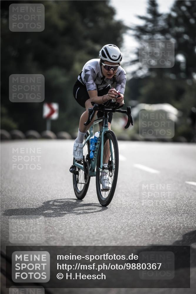 21.06.2026 - 29. Vierlanden-Triathlon H.Heesch http://msf.ph/oto/9880367 21.06.2026 09:13:05 Radfahren 21, 207, 216, 244 meine-sportfotos.de