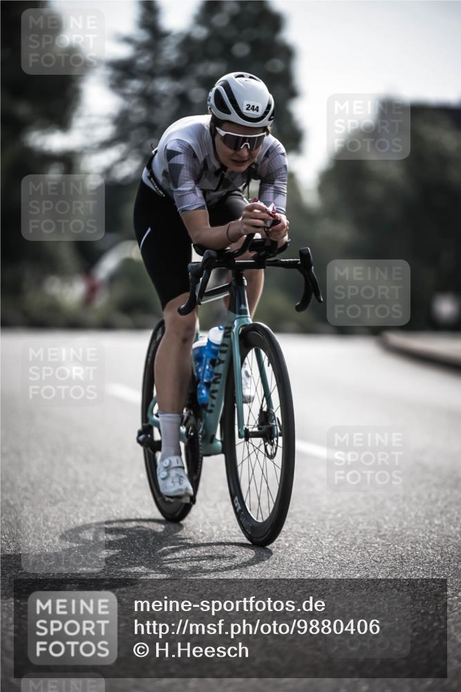 21.06.2026 - 29. Vierlanden-Triathlon H.Heesch http://msf.ph/oto/9880406 21.06.2026 09:13:05 Radfahren 21, 207, 216, 244 meine-sportfotos.de