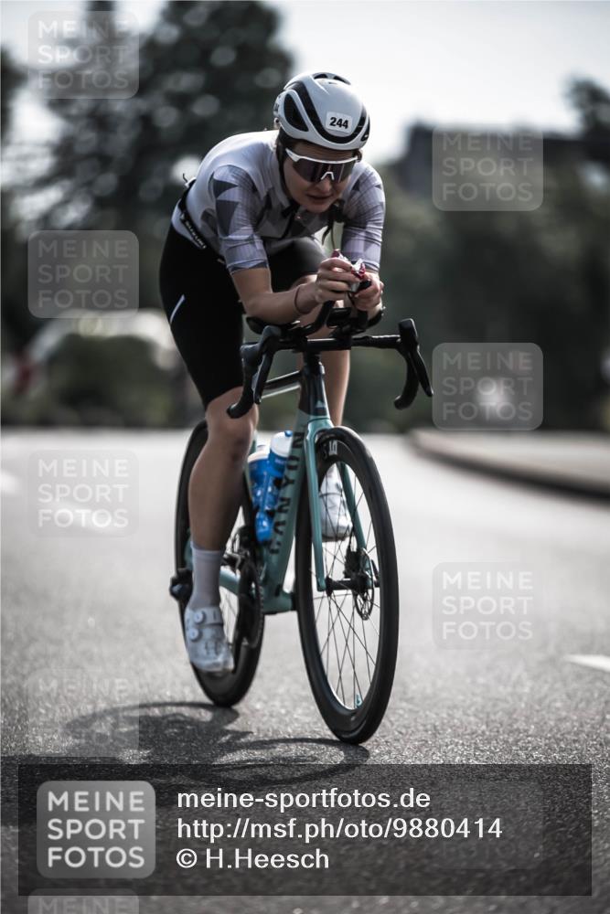 21.06.2026 - 29. Vierlanden-Triathlon H.Heesch http://msf.ph/oto/9880414 21.06.2026 09:13:05 Radfahren 21, 207, 216, 244 meine-sportfotos.de
