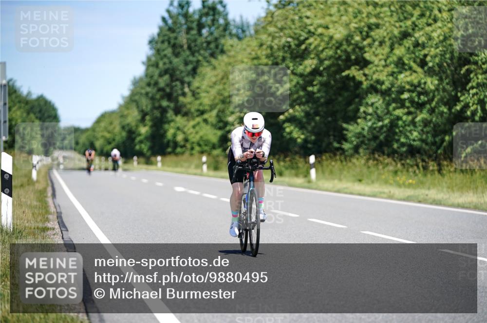 21.06.2026 - Viking Triathlon Michael Burmester http://msf.ph/oto/9880495 21.06.2026 13:21:48 Radfahren 445, 541, 618 meine-sportfotos.de