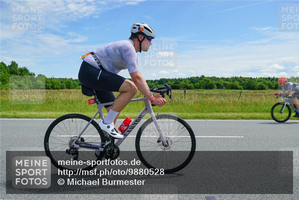 21.06.2026 - Viking Triathlon Michael Burmester http://msf.ph/oto/9880528 21.06.2026 12:45:31 Radfahren 48, 91, 173, 182, 249, 254, 254, 309 meine-sportfotos.de
