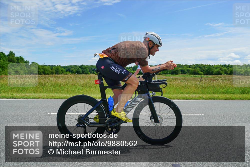 21.06.2026 - Viking Triathlon Michael Burmester http://msf.ph/oto/9880562 21.06.2026 12:46:01 Radfahren 205, 238, 352, 352, 421, 442, 561 meine-sportfotos.de