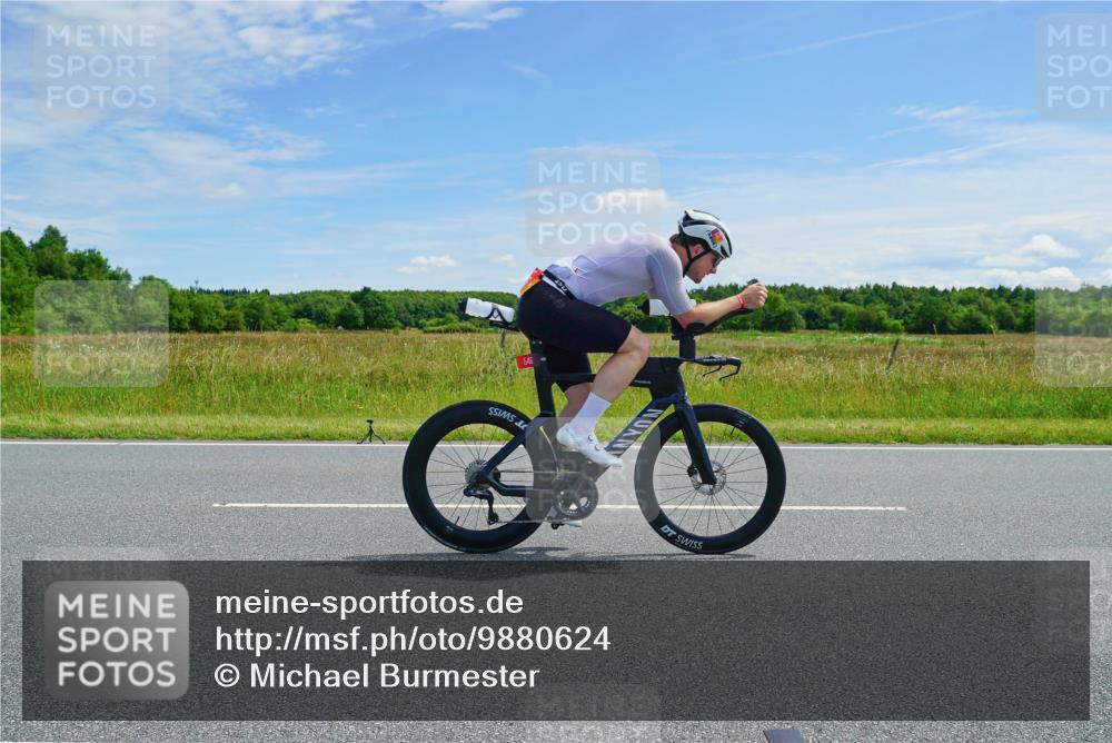 21.06.2026 - Viking Triathlon Michael Burmester http://msf.ph/oto/9880624 21.06.2026 12:46:38 Radfahren 16, 36, 105, 165, 178, 184, 251, 364, 407, 457, 504, 546, 606, 629, 629, 634 meine-sportfotos.de