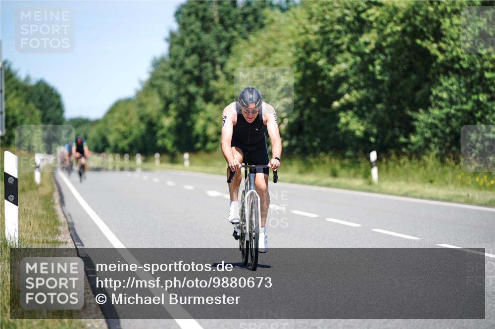21.06.2026 - Viking Triathlon Michael Burmester http://msf.ph/oto/9880673 21.06.2026 13:24:16 Radfahren 282, 331, 658 meine-sportfotos.de