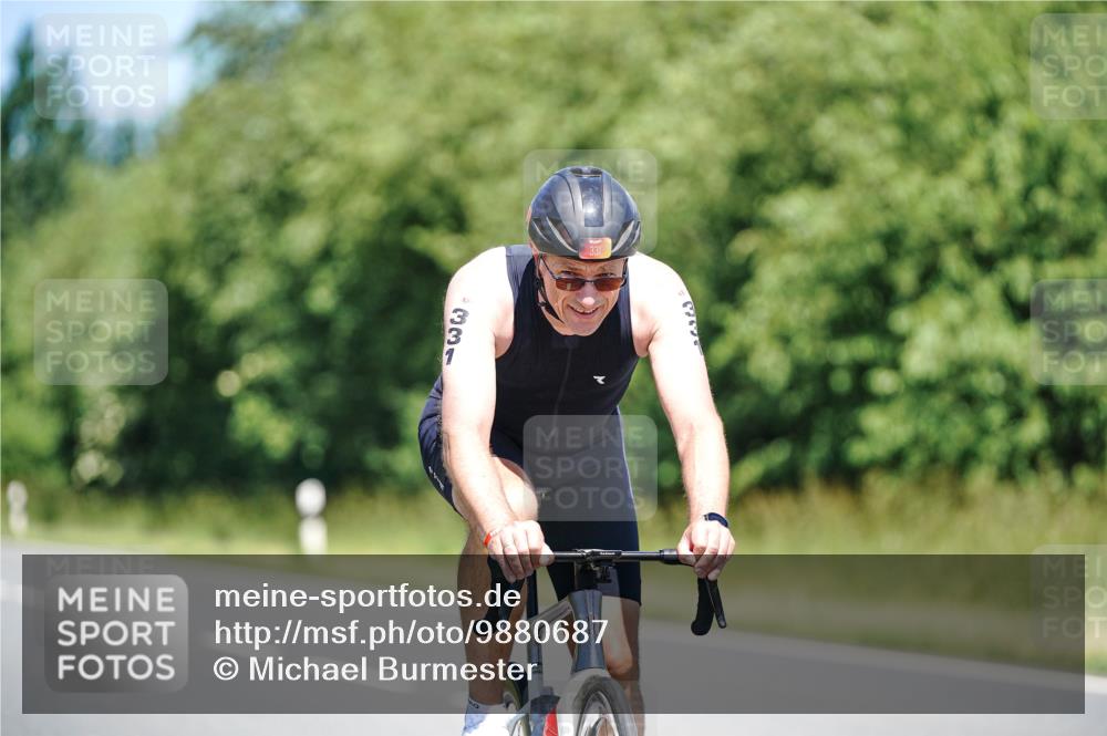 21.06.2026 - Viking Triathlon Michael Burmester http://msf.ph/oto/9880687 21.06.2026 13:24:17 Radfahren 282, 331, 658 meine-sportfotos.de