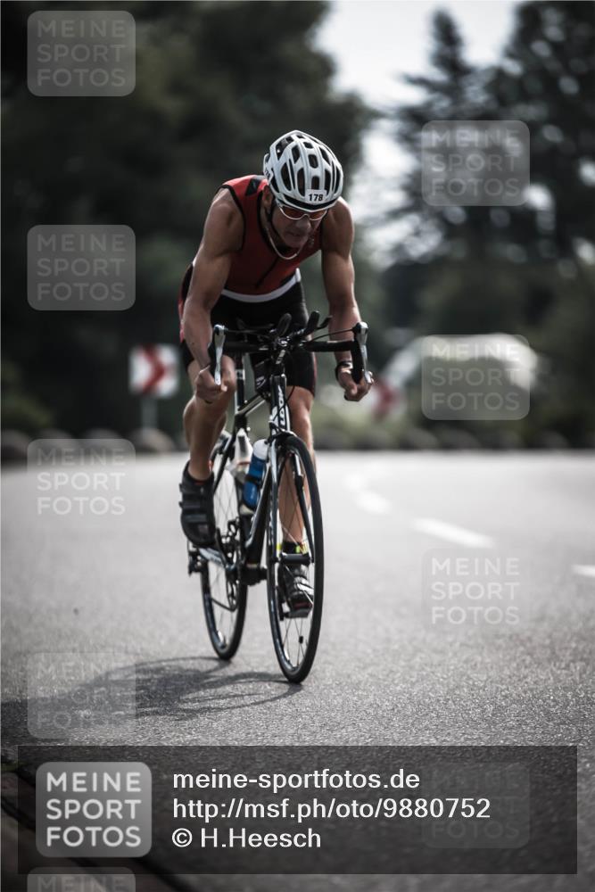 21.06.2026 - 29. Vierlanden-Triathlon H.Heesch http://msf.ph/oto/9880752 21.06.2026 09:13:57 Radfahren 8, 178 meine-sportfotos.de