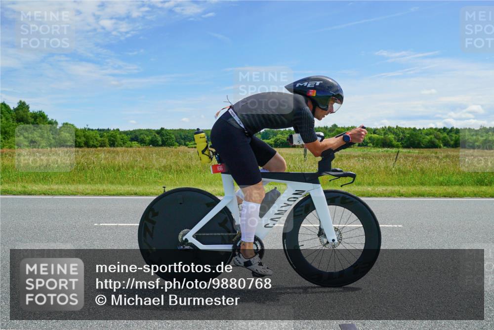 21.06.2026 - Viking Triathlon Michael Burmester http://msf.ph/oto/9880768 21.06.2026 12:48:17 Radfahren 57, 124, 126, 166, 232, 273, 644 meine-sportfotos.de