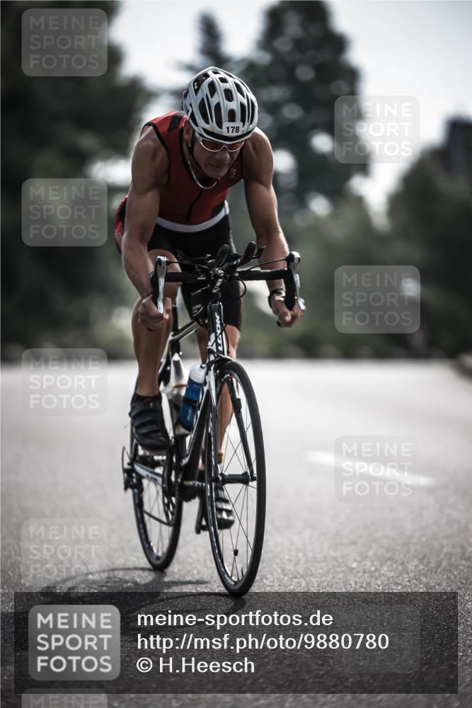 21.06.2026 - 29. Vierlanden-Triathlon H.Heesch http://msf.ph/oto/9880780 21.06.2026 09:13:57 Radfahren 8, 178 meine-sportfotos.de