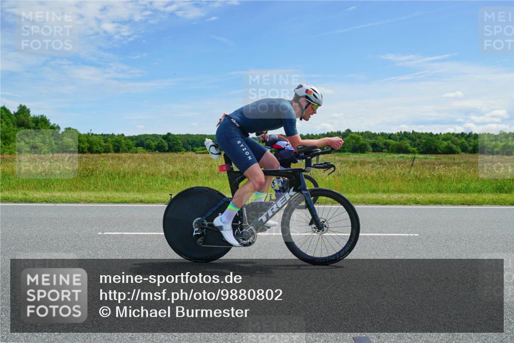 21.06.2026 - Viking Triathlon Michael Burmester http://msf.ph/oto/9880802 21.06.2026 12:48:57 Radfahren 44, 52, 316, 330, 379, 455 meine-sportfotos.de