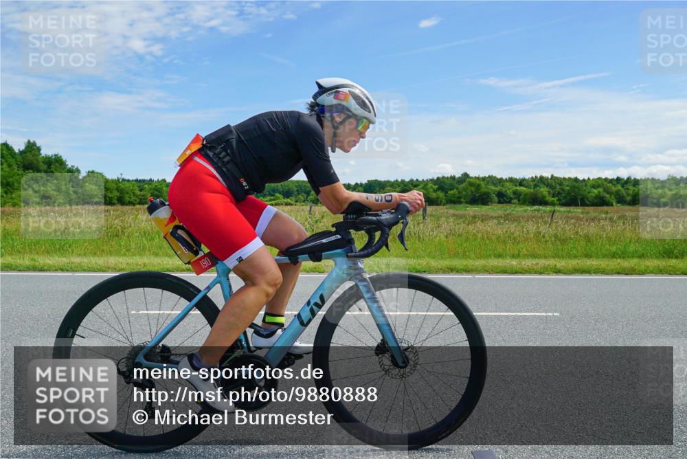 21.06.2026 - Viking Triathlon Michael Burmester http://msf.ph/oto/9880888 21.06.2026 12:50:45 Radfahren 26, 190, 211, 261, 326, 387, 463, 556 meine-sportfotos.de