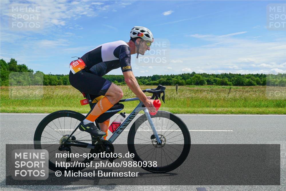 21.06.2026 - Viking Triathlon Michael Burmester http://msf.ph/oto/9880938 21.06.2026 12:52:10 Radfahren 90, 252, 252, 401 meine-sportfotos.de