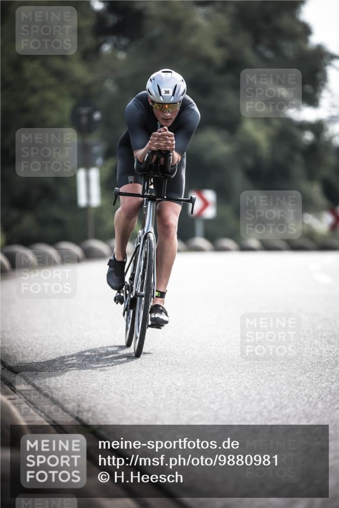 21.06.2026 - 29. Vierlanden-Triathlon H.Heesch http://msf.ph/oto/9880981 21.06.2026 09:14:21 Radfahren 30, 60 meine-sportfotos.de