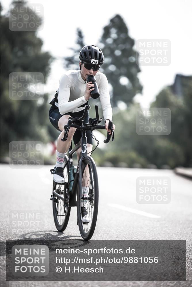 21.06.2026 - 29. Vierlanden-Triathlon H.Heesch http://msf.ph/oto/9881056 21.06.2026 09:14:39 Radfahren 183, 299, 302 meine-sportfotos.de