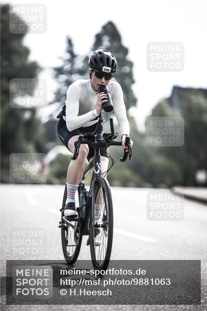 21.06.2026 - 29. Vierlanden-Triathlon H.Heesch http://msf.ph/oto/9881063 21.06.2026 09:14:40 Radfahren 183, 299, 302 meine-sportfotos.de