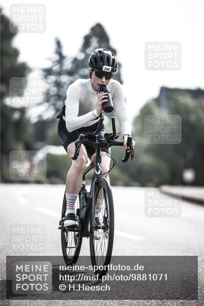 21.06.2026 - 29. Vierlanden-Triathlon H.Heesch http://msf.ph/oto/9881071 21.06.2026 09:14:40 Radfahren 183, 299, 302 meine-sportfotos.de