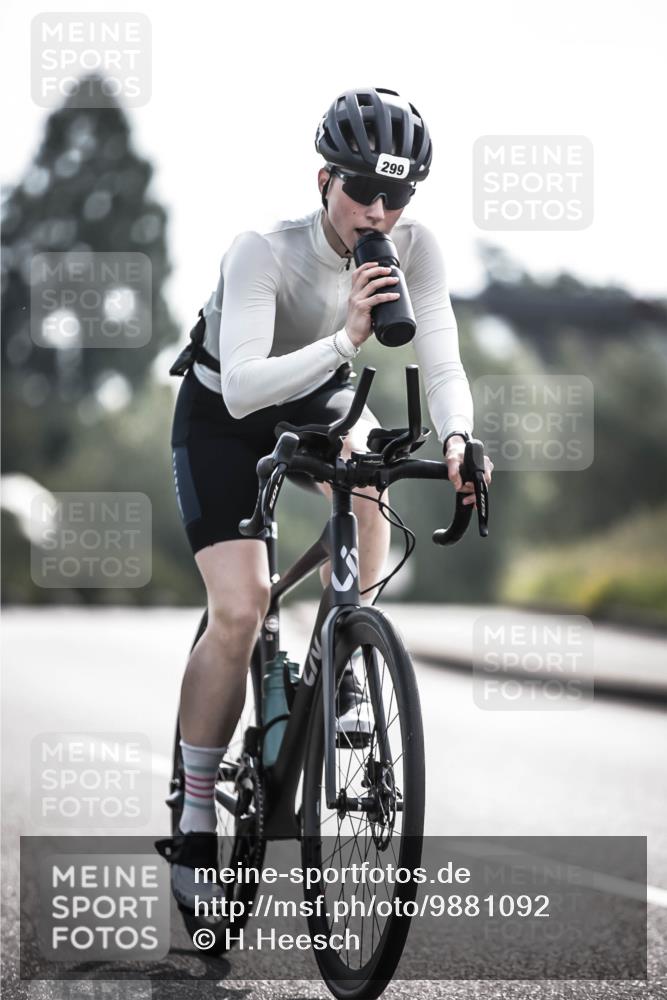 21.06.2026 - 29. Vierlanden-Triathlon H.Heesch http://msf.ph/oto/9881092 21.06.2026 09:14:40 Radfahren 183, 299, 302 meine-sportfotos.de